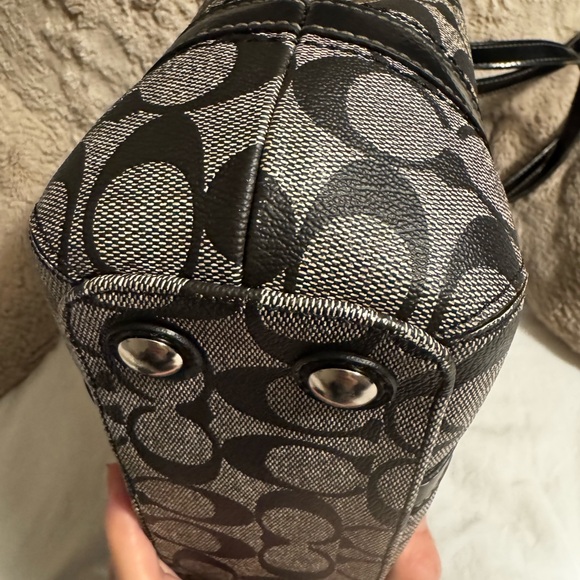 Coach Monogram - Heritage EUC with bonus wallet - Picture 8 of 14